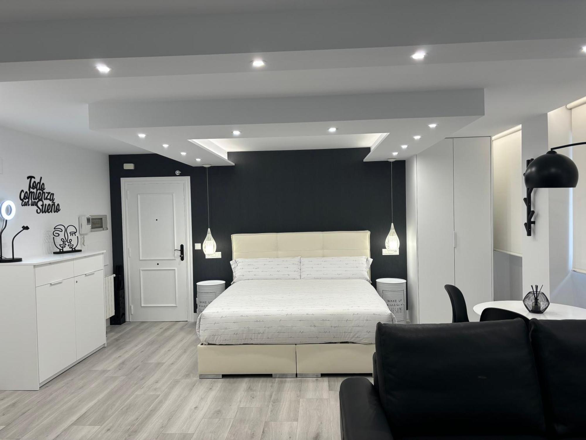 Black And White Suite Cervantes Castro Urdiales Exterior foto